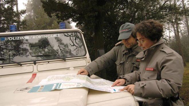 Bracconiere sorpreso dalla Polizia provinciale mentre sistema trappole per cervi e caprioli