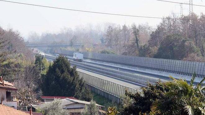 «Aiuto, dateci le barriere antirumore»