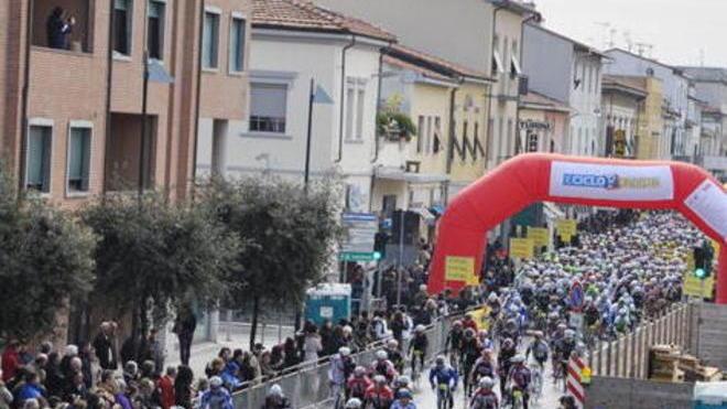 Ciclismo, in 1600 per la Granfondo della Val di Cecina