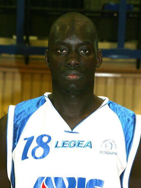 Basket, è la domenica del grande derby 