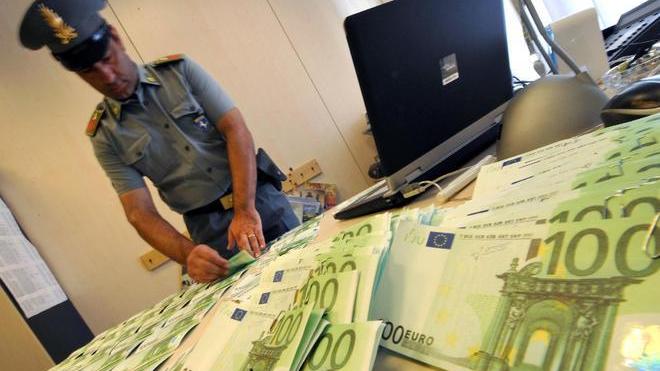 Evasione e fatture false per 23 milioni