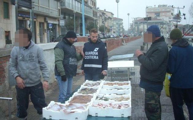 Sul peschereccio pesce di negozio 