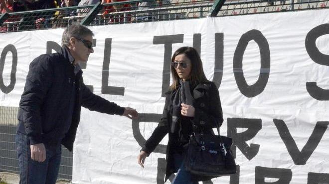 Uno striscione per ricordare Flavio in curva e quattrocento tifosi arrivati da Torino