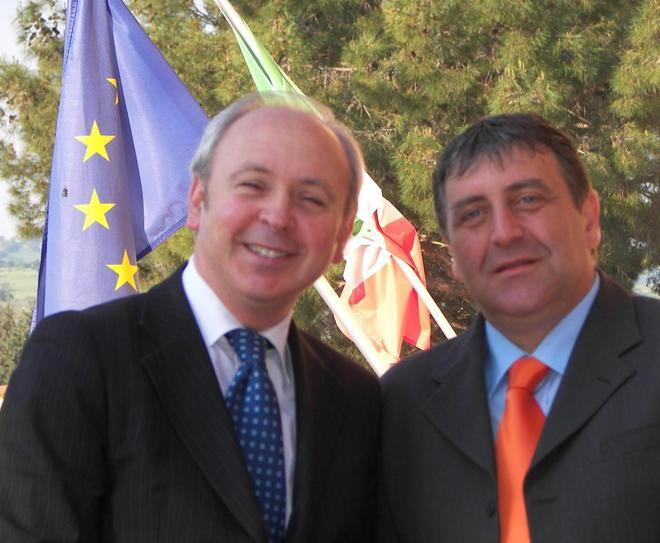 Un outsider per sindaco Ricciardi in pole per il Pd 