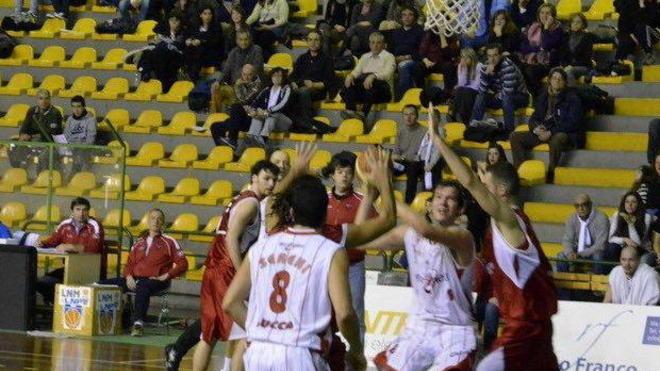 Arcanthea a Costa Volpino per il riscatto