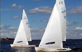 La vela olimpionica donata al Club nautico 