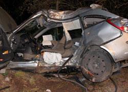 Si schianta in auto contro un pino: 46enne muore sulla Vicarese 