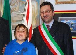 Cascina, il 12enne investito da auto pirata incontra il sindaco 