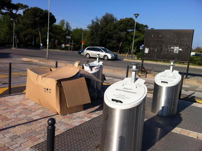 Verso la sparizione dei cassonetti dal centro storico 