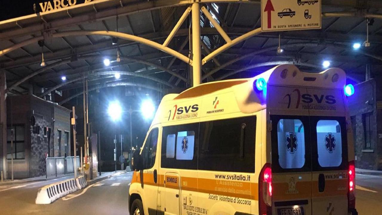 L'ambulanza Svs al varco Galvani