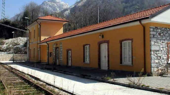 Arte, teatro, musica e trekking per raccontare la ferrovia marmifera