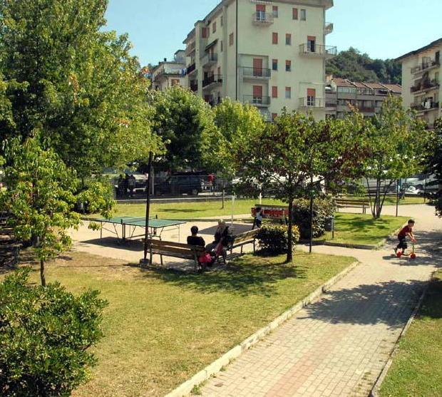 Via lo “scheletro”, al suo posto alloggi in comune per anziani