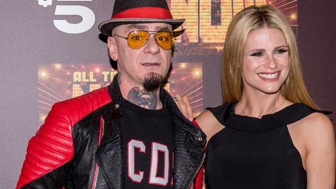 Hunziker e J-Ax al debutto Su Canale 5 il music game con cento esperti in giuria