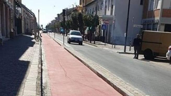 «Spostare la ciclabile» Prima assemblea pubblica del comitato negozianti