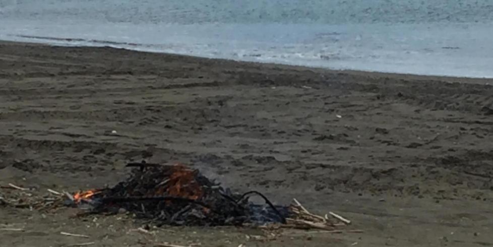 Il falò sulla spiaggia