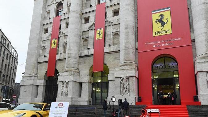 Le azioni Ferrari crescono e tornano ai livelli record