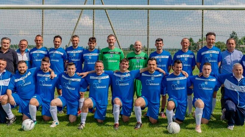 Il big match finisce in parità e si riaprono i giochi