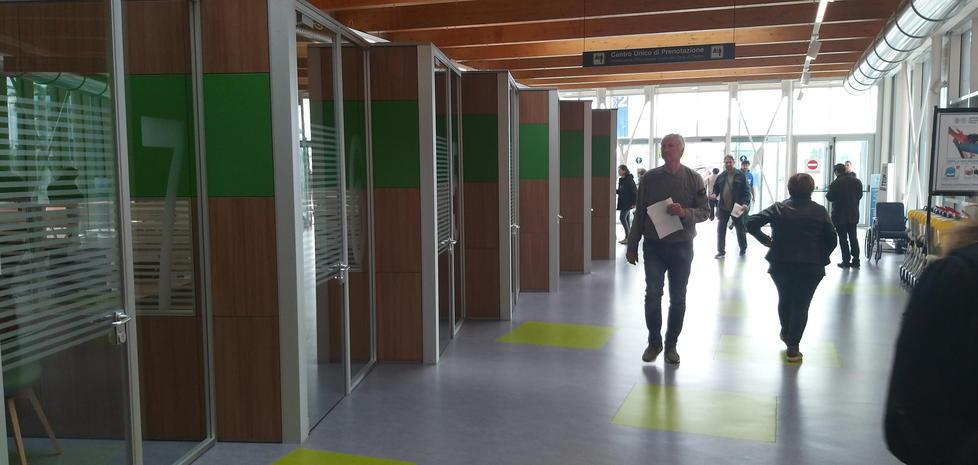 Il corridoio del nuovo ingresso unico di Cisanello