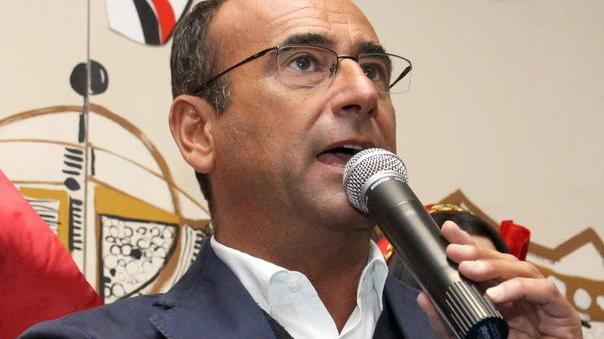 Personaggi, sponsor, politici nazionali sono i grandi assenti