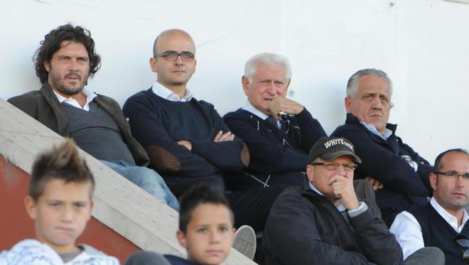 Il trionfo sul campo e ora tutti salgono sul carro dei vincitori 