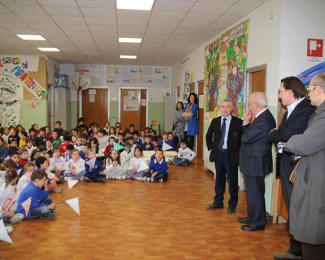Grande festa alla scuola Fornaciari per la nuova aula multimediale 