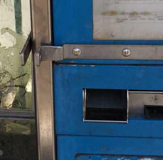 Scassinate a tappeto le macchinette per i biglietti dei bus 