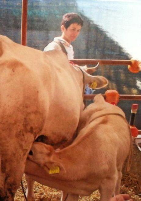 Boscaiola e allevatrice ma con i tacchi a spillo, nel podere Biagi