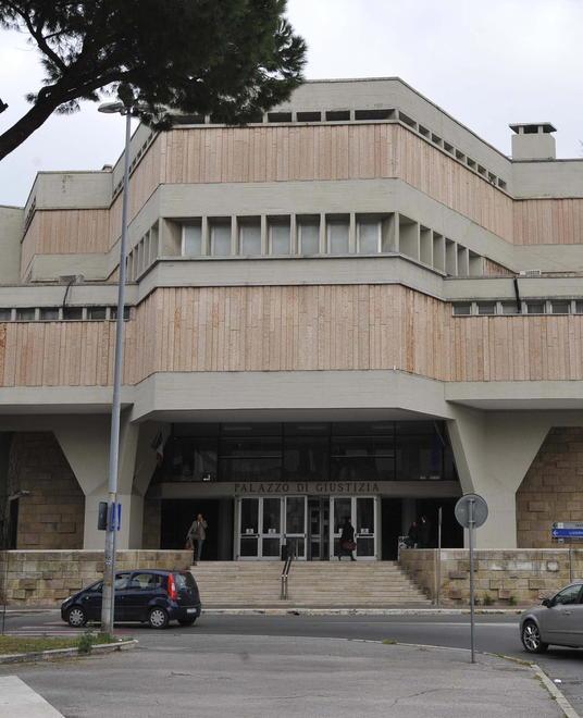 Condannato a cinque anni per aver violentato una ragazza 