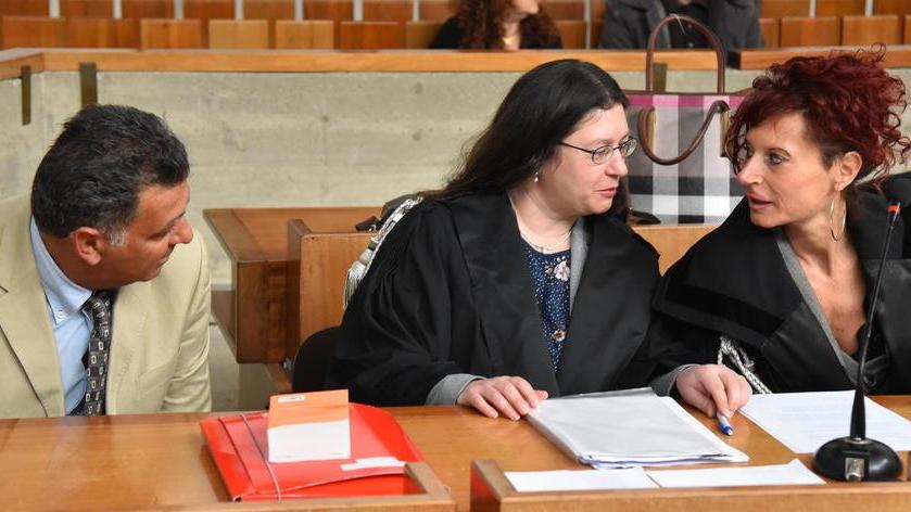 «Di Gioia le mise la mano sulla bocca per farla zittire»