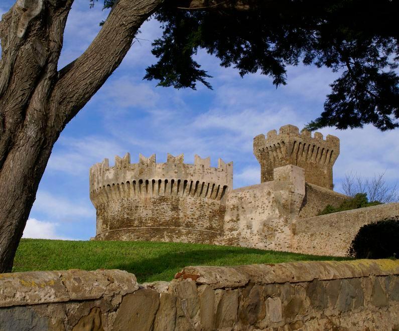 Castelli, ville, conventi: si aprono alle visite cento dimore storiche 