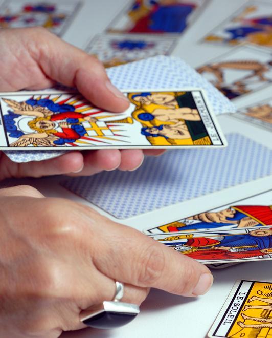 Riti magici per 80.000 euro: raggirata una ricercatrice universitaria
