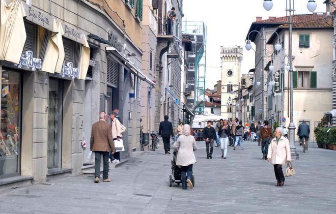 «La giunta trascura la crisi del commercio» 