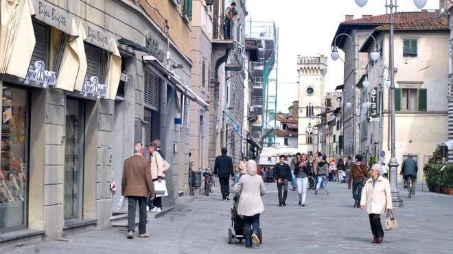 «La giunta trascura la crisi del commercio»