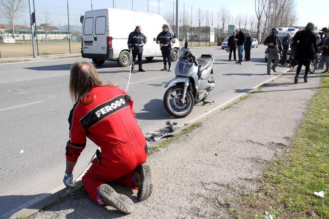 Migliarina: cade dalla scooter dopo lo scontro e muore 