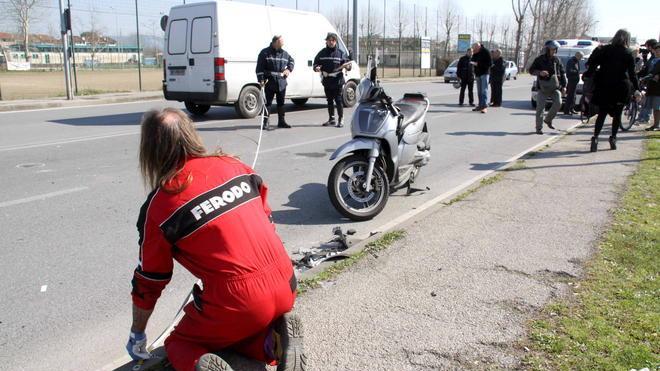 Migliarina: cade dalla scooter dopo lo scontro e muore