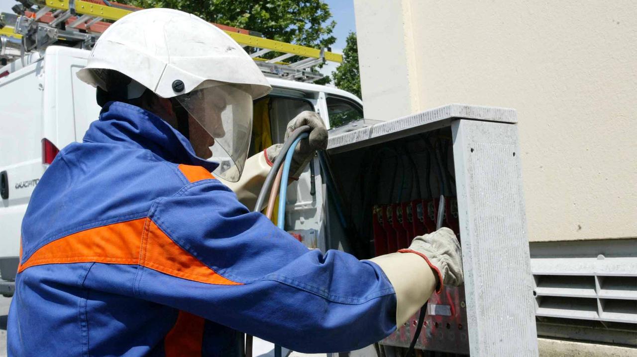 Black out di cinque ore per lavori