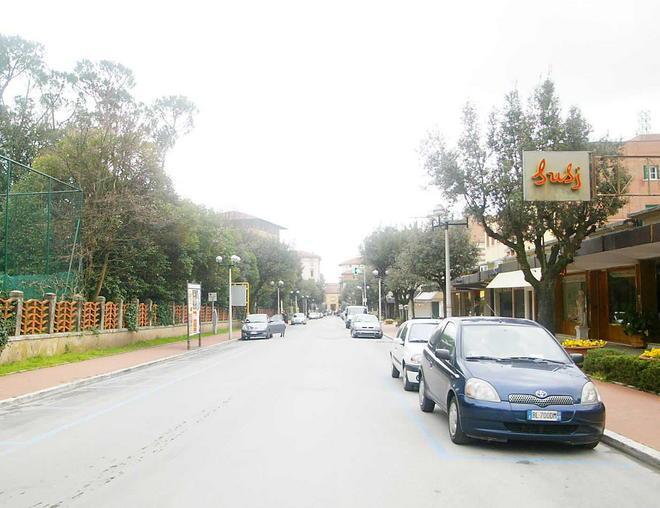 Isola pedonale estiva posti auto recuperati in quattro strade 
