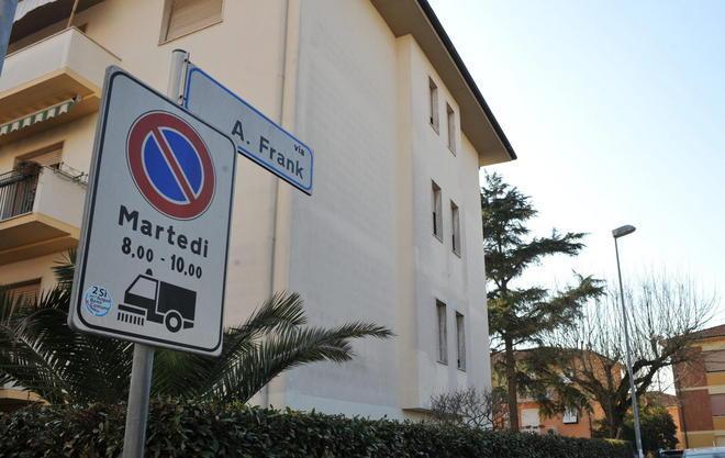 Dame, sante e madonne: solo 4 vie per loro 