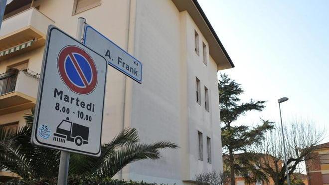 Dame, sante e madonne: solo 4 vie per loro