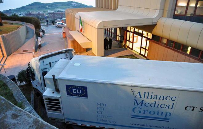 Camion incastrato a Villamarina 