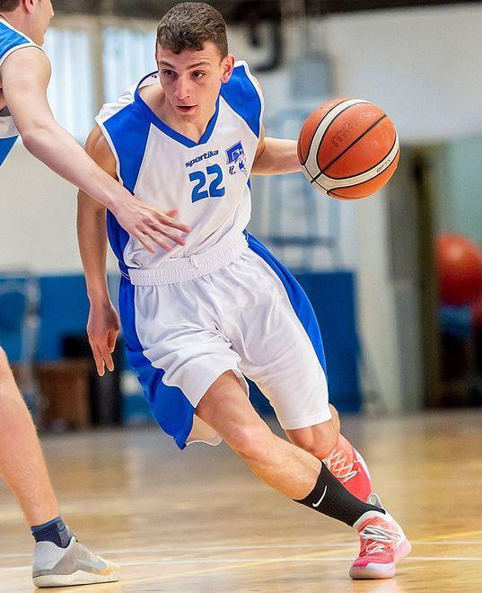 A tavola con le top 4 si siede l’under 16 