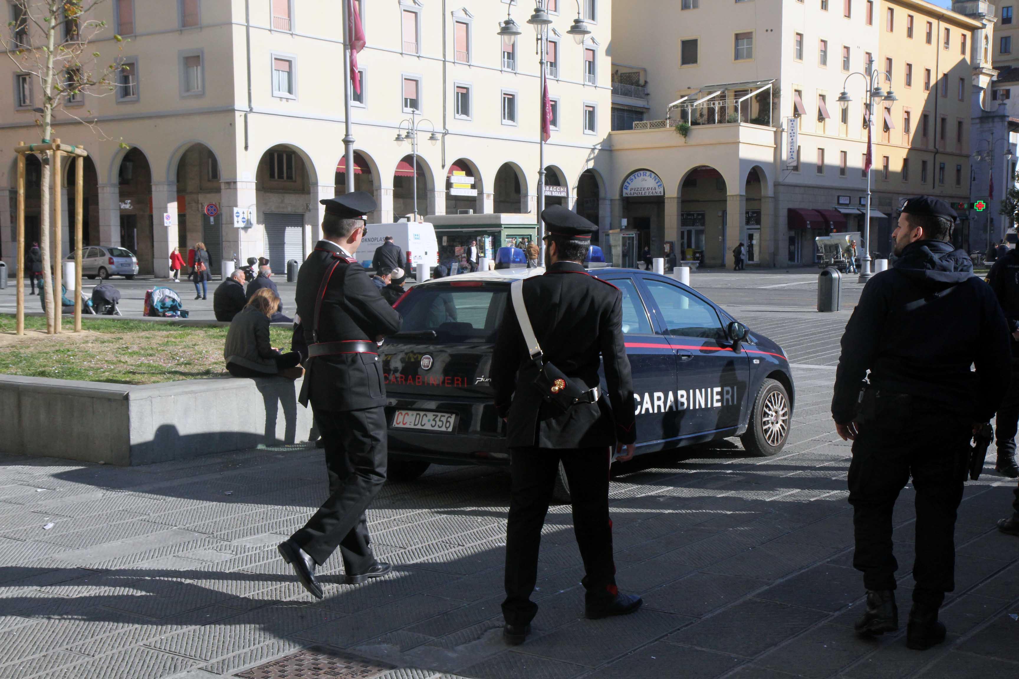 Rubava in un panificio, arrestato