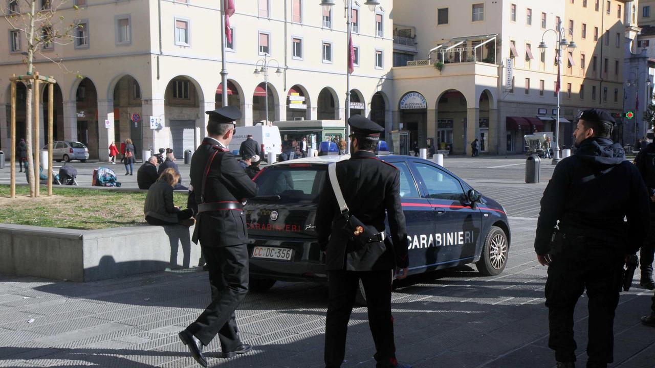 Rubava in un panificio, arrestato