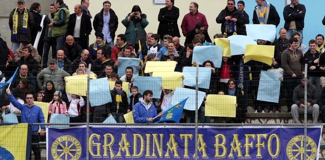 Una tessera per due snobbata dai tifosi azzurri 