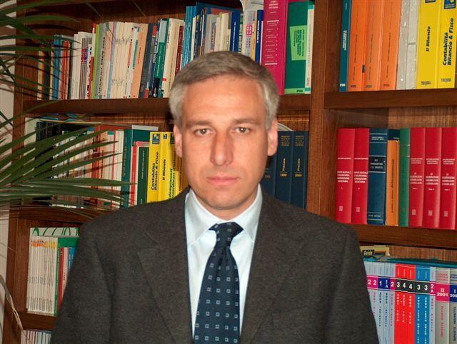 Ospedale, Del Ghingaro «Pensiamo alle strade» 