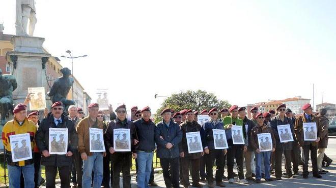 Corteo di solidarietà per i marò arrestati