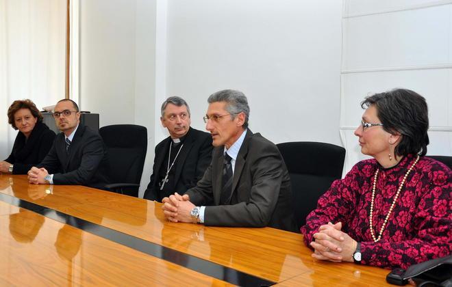 Il vescovo Giusti in Confesercenti