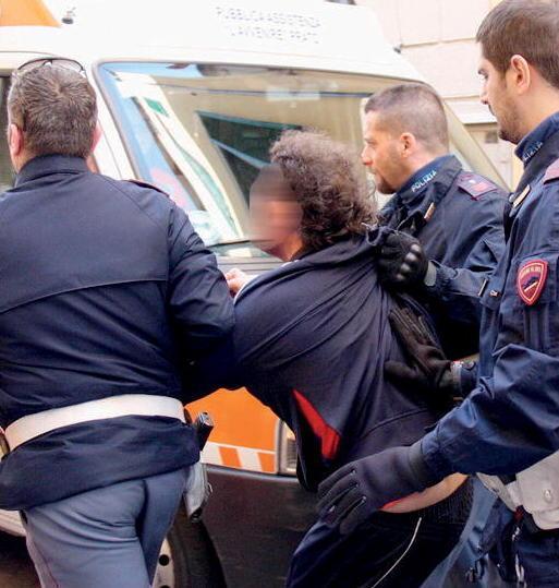 Psicolabile aggredisce i nonni