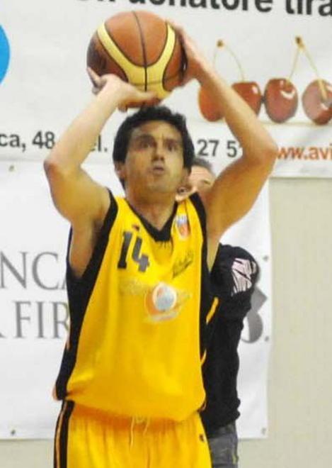 Gialloblù sul parquet di Cagliari Bini: «Spirito giusto per giocarcela»