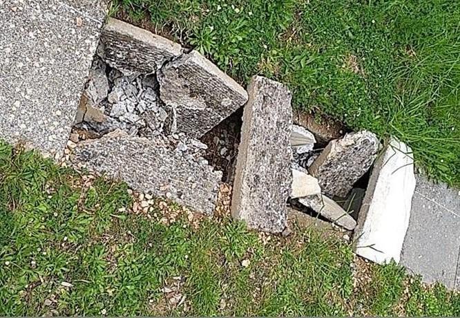 Vandali ancora in azione